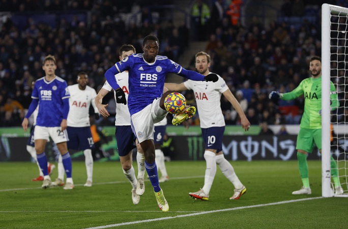 Ngược dòng điên rồ trước Leicester, Tottenham mơ Top 4 Ngoại hạng - Ảnh 2.