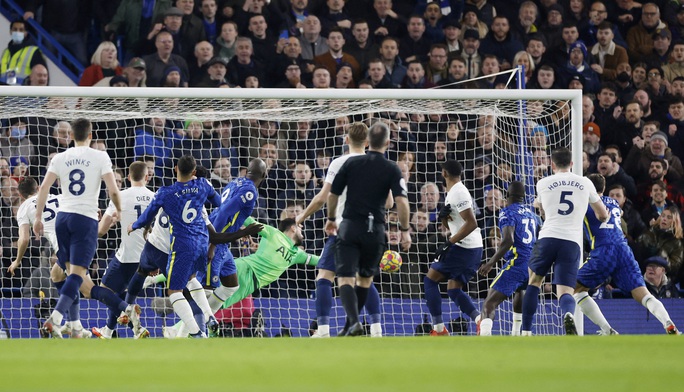 Tottenham thua ngỡ ngàng, Chelsea thăng hoa tại Stamford Bridge - Ảnh 5.