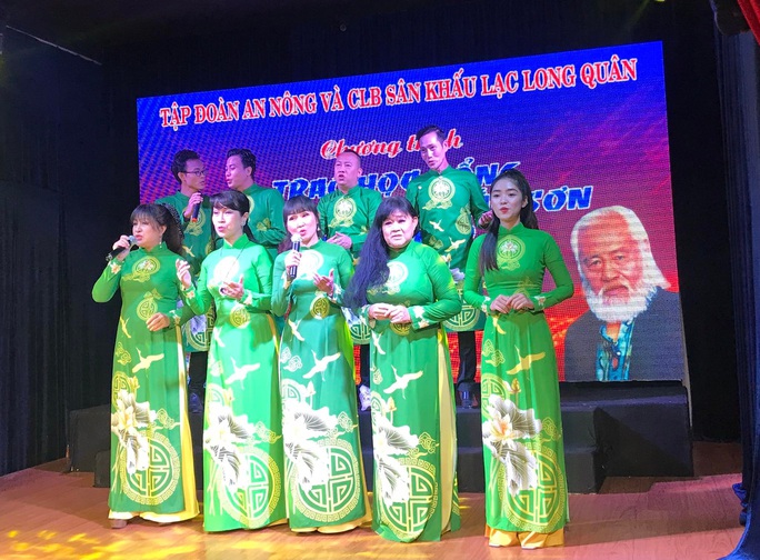 Trao học bổng Nhạc sĩ Bắc Sơn cho con em nghệ sĩ nghèo đón Tết - Ảnh 2.