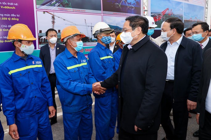 Thủ tướng Phạm Minh Chính dự khánh thành công trình hạ tầng giao thông lớn tại Quảng Ninh - Ảnh 3.