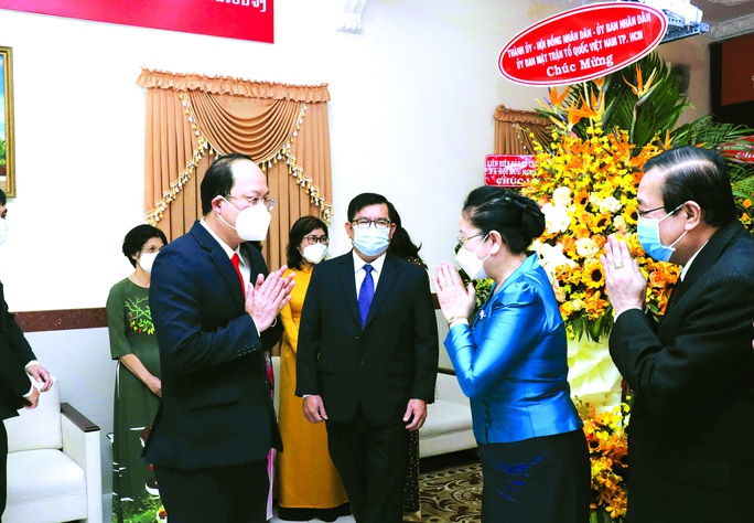 TP HCM - một năm vất vả, nghĩa tình - 6