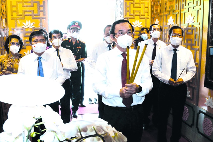 TP HCM - một năm vất vả, nghĩa tình - 12