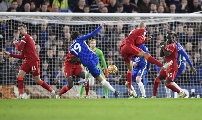 Rực lửa đại chiến, Chelsea cầm chân Liverpool bằng siêu phẩm - Ảnh 9.