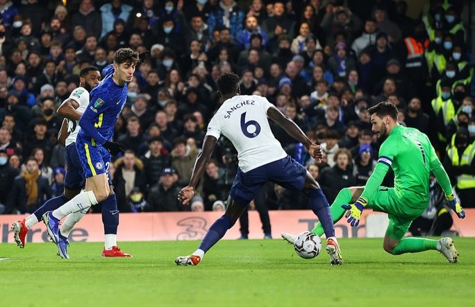 Tottenham thua thảm, Chelsea cầm chắc vé chung kết League Cup - Ảnh 2.