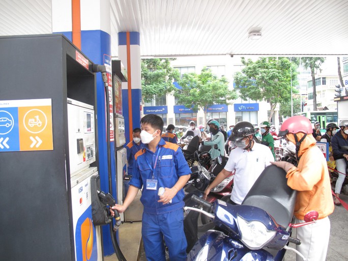 TP HCM kiến nghị 2 bộ về tình hình xăng dầu - Ảnh 1. TP HCM kiến nghị 2 bộ về tình hình xăng dầu - Ảnh 1.