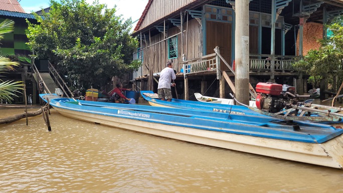 CHÙM ẢNH: Những “ốc đảo” vùng đầu nguồn lũ ở miền Tây - Ảnh 13.