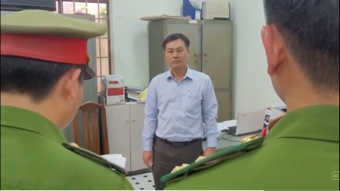 Bắt Tổng giám đốc Công ty cổ phần Tín Nghĩa - Ảnh 2. Bắt Tổng giám đốc Công ty cổ phần Tín Nghĩa - Ảnh 2.