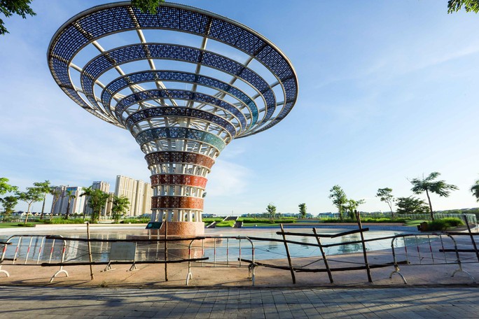 Cận cảnh công viên trăm tỉ xây sai quy hoạch ở Hà Nội