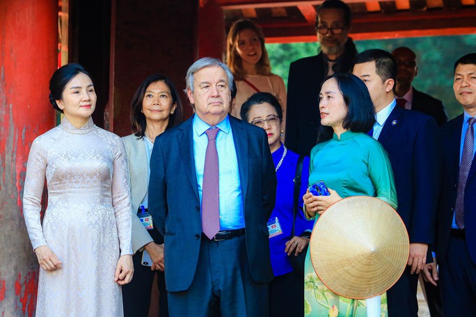 Tổng Thư ký Liên Hiệp Quốc thăm Văn Miếu - Quốc Tử giám, Hoàng thành Thăng Long - Ảnh 6.