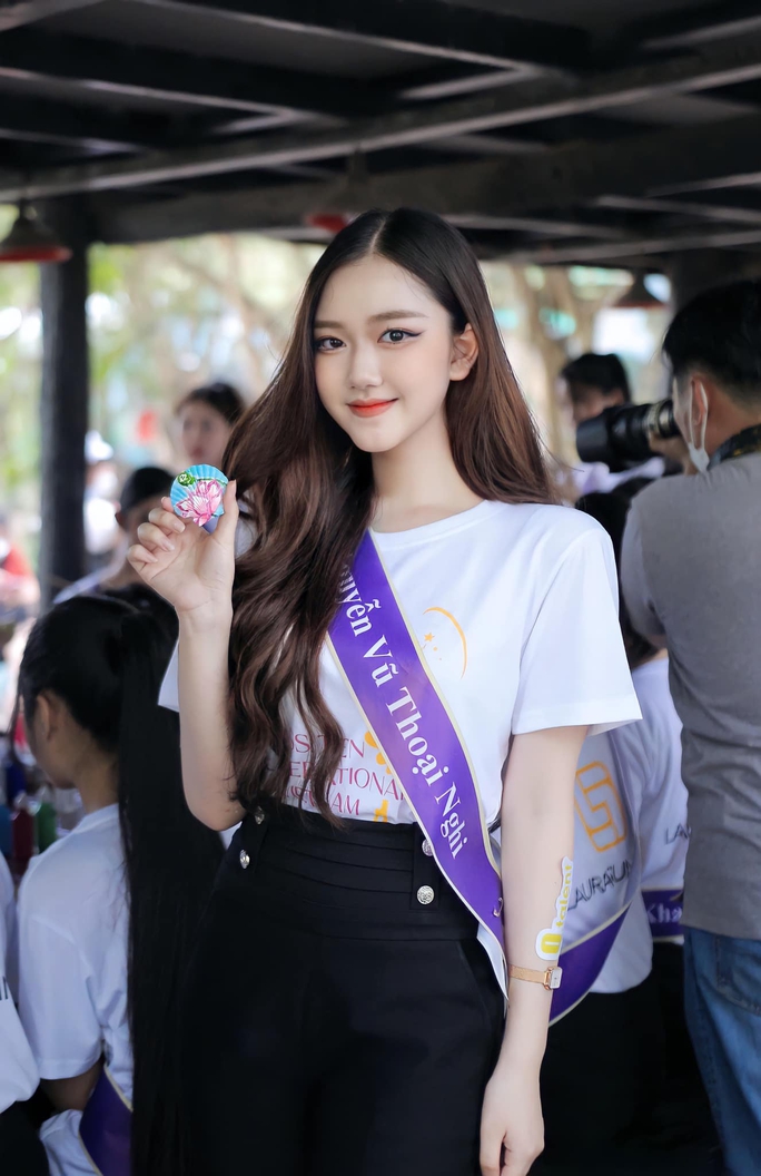 Vẻ đẹp siêu thực của nữ sinh 17 tuổi dự thi Miss Teen Universe 2022 - Ảnh 1.
