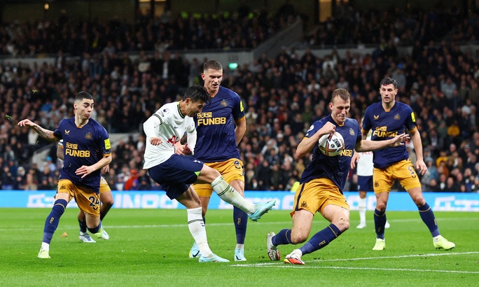Thắng sốc Tottenham, Newcastle chiếm top 4 Ngoại hạng - Ảnh 1.