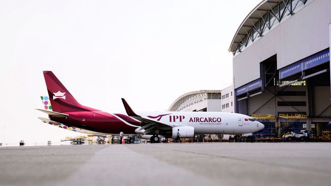 Công ty của vợ chồng ông Johnathan Hạnh Nguyễn xin dừng lập hãng bay IPP Air Cargo - Ảnh 1.