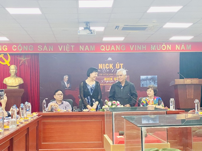 Cuộc gặp lịch sử của Nick Út  và Em bé Napalm tại Hà Nội - Ảnh 5.