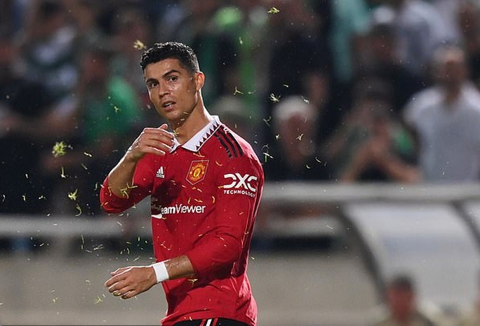 Ronaldo gây sốc, Man United thoát hiểm trước tí hon Đảo Cyprus - Ảnh 2.