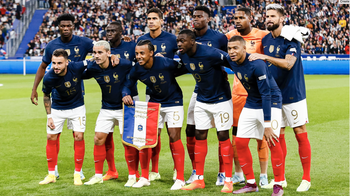 Didier Deschamps và 25 cầu thủ Pháp bảo vệ ngôi vô địch World Cup - Ảnh 3.