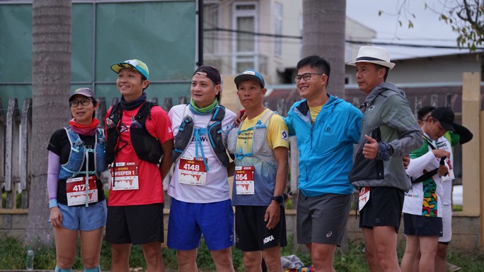 Gần 2.000 VĐV chinh phục Giải Chạy địa hình Lâm Đồng Trail 2022 - Ảnh 4.