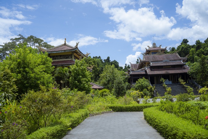 Phong cảnh hữu tình ở Thiền viện Trúc Lâm Bạch Mã - Ảnh 17.