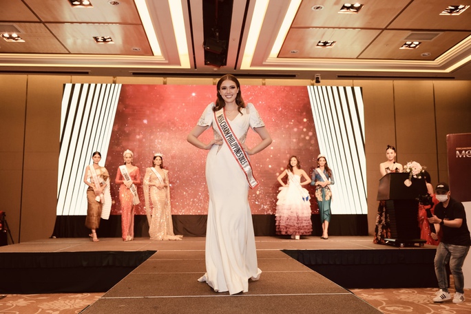Hoa hậu Miss Charm nhận giải thưởng gần 2,5 tỉ đồng - Ảnh 4.