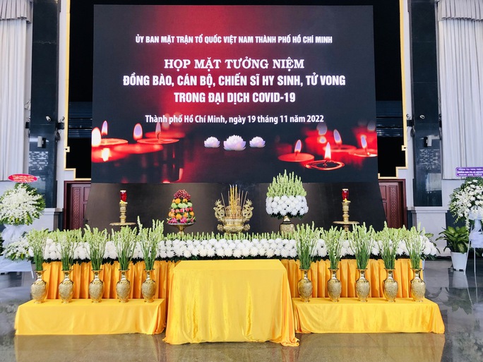 Tưởng niệm đồng bào, cán bộ, chiến sĩ hy sinh, tử vong trong đại dịch COVID-19 - Ảnh 7.