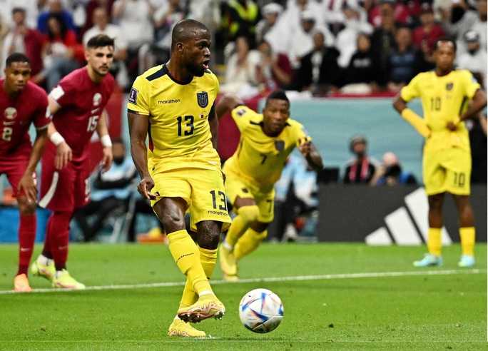 "Người hùng" Enner Valencia