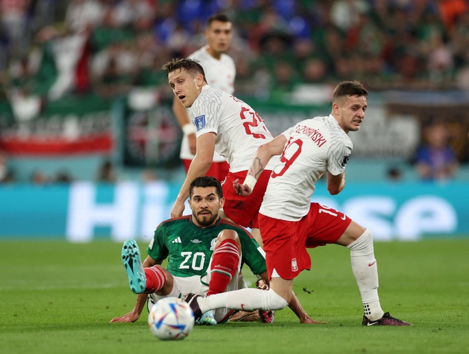 Lewandowski hỏng penalty, Ba Lan chia điểm Mexico - Ảnh 4.