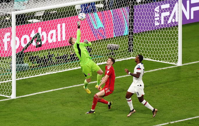 Con trai tổng thống Liberia ghi bàn cho tuyển Mỹ, Bale gỡ hòa giúp Xứ Wales - Ảnh 2.