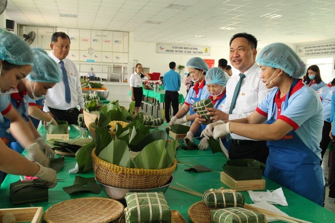 140 tỉ đồng chăm lo Tết Quý Mão 2023 cho đoàn viên-lao động - Ảnh 2.