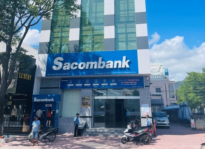 Khởi tố 4 cựu nhân viên Phòng Giao dịch Sacombank Cam Ranh - Ảnh 1.