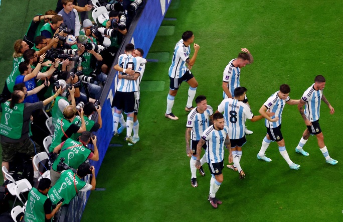 Mưa kỷ lục gọi tên Messi, Argentina mơ bước qua vòng bảng - Ảnh 5.