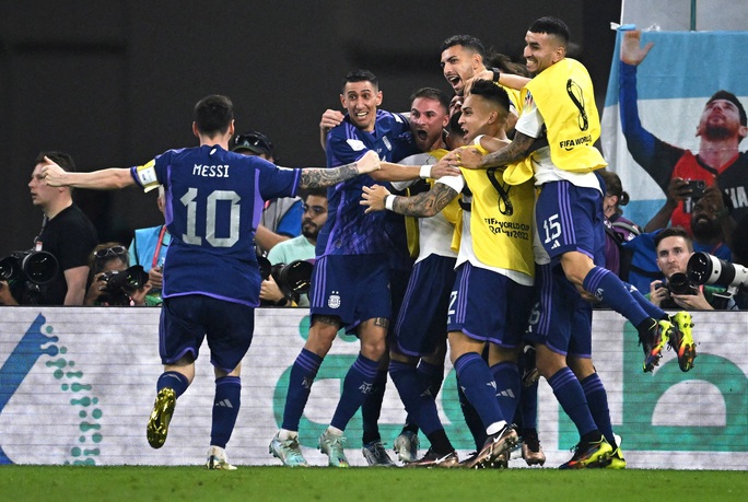 Messi sút hỏng penalty, Argentina dìu Ba Lan vào vòng 1/8 - Ảnh 5.