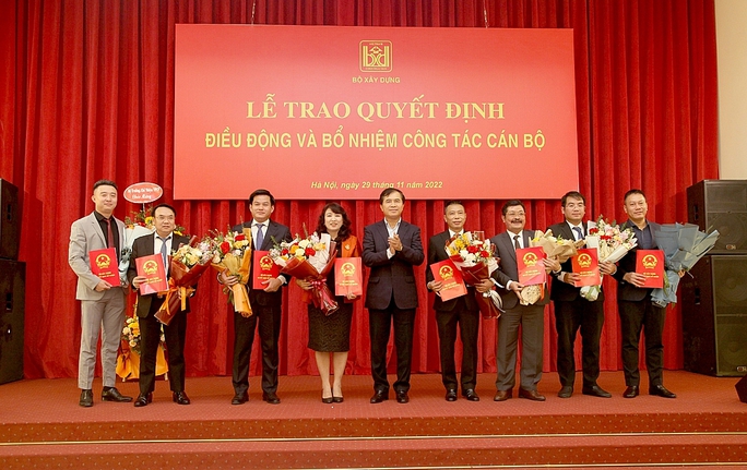 Bộ trưởng Nguyễn Thanh Nghị ký quyết định điều động, bổ nhiệm 9 cán bộ chủ chốt - Ảnh 1.