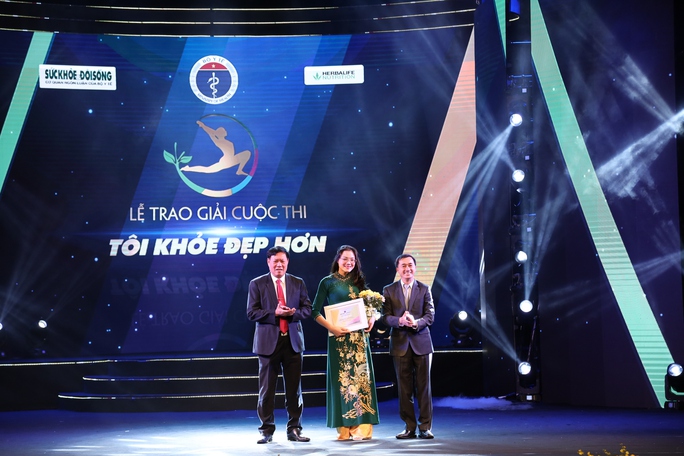 Người phụ nữ 40 tuổi, giảm 9,7 kg nhận giải đặc biệt Tôi khoẻ đẹp hơn - Ảnh 2.