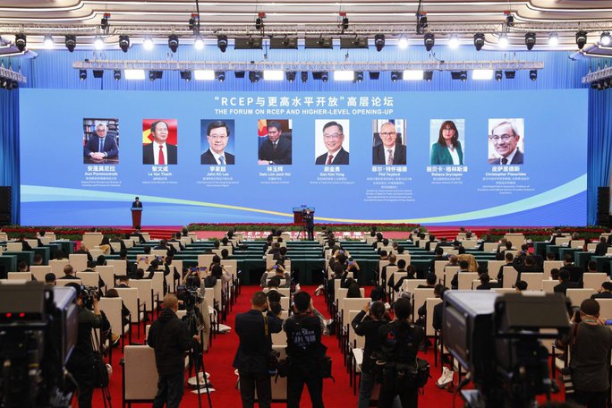 Phó Thủ tướng Lê Văn Thành phát biểu tại Hội chợ Nhập khẩu quốc tế Trung Quốc - Ảnh 2.