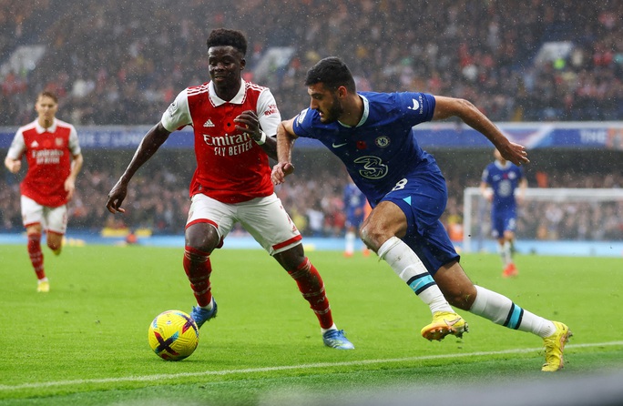 Thắng Chelsea tại Stamford Bridge, Arsenal đòi lại ngôi đầu Ngoại hạng - Ảnh 3.