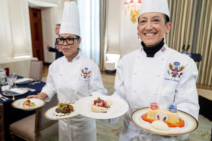Đệ nhất phu nhân Mỹ Jill Biden tiết lộ bữa tối đặc biệt thiết đãi Tổng thống Pháp - Ảnh 1.