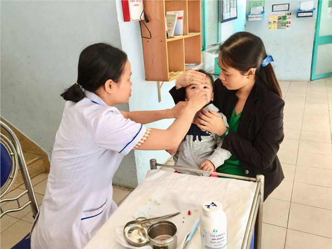 Sau hơn 1 tuần tạm hoãn, TP HCM đã có vitamin A liều cao cho trẻ - Ảnh 1.