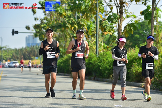Gần 12.000 người tham gia giải Marathon quốc tế quảng bá du lịch TP HCM - Ảnh 3.