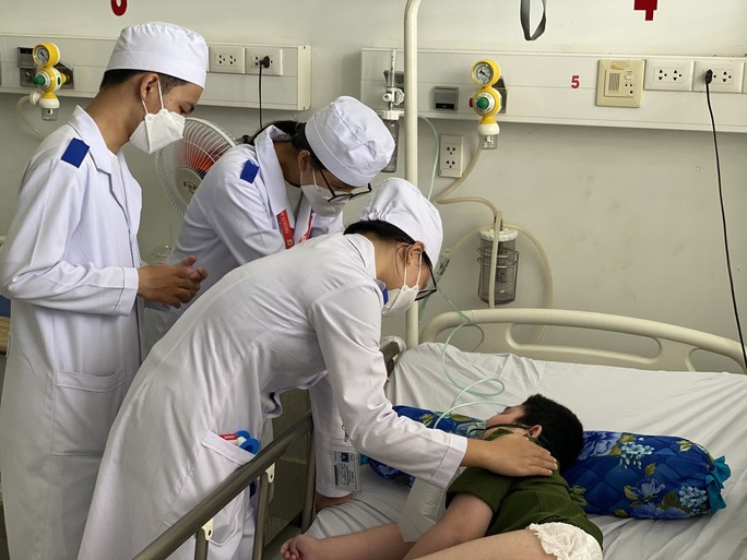 Từ 19-12, bác sĩ ở Tây Ninh được hỗ trợ thêm từ 3 đến 4 triệu đồng/tháng - Ảnh 1.