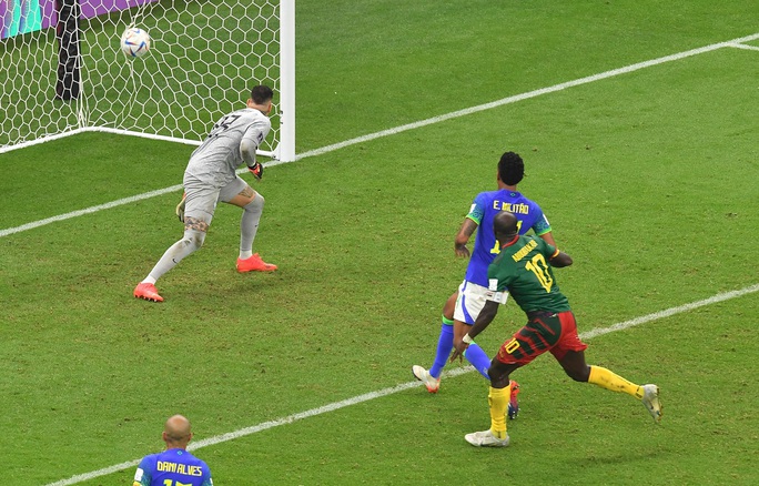 Thua sốc Cameroon, Brazil thẳng tiến vòng 1/8 - Ảnh 4.