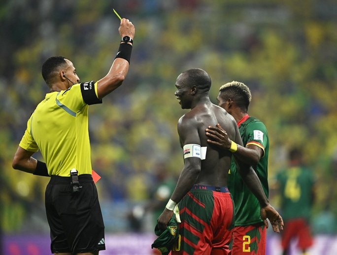 Thua sốc Cameroon, Brazil thẳng tiến vòng 1/8 - Ảnh 6.