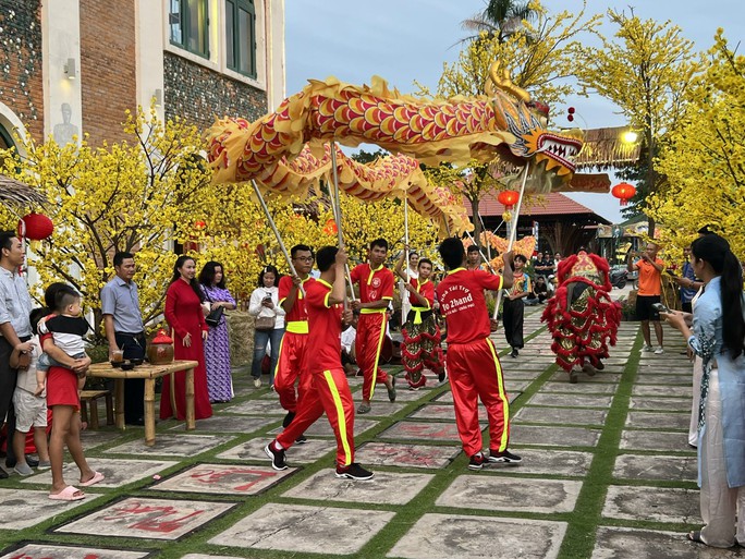 Cáp treo Núi Sam sẵn sàng đón Noel, Tết Dương lịch và Tết Nguyên đán 2023 - Ảnh 4. Cáp treo Núi Sam sẵn sàng đón Noel, Tết Dương lịch và Tết Nguyên đán 2023 - Ảnh 4.