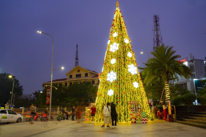 Những điểm vui chơi cực chất dịp Noel và Tết Dương lịch 2023 - Ảnh 6.