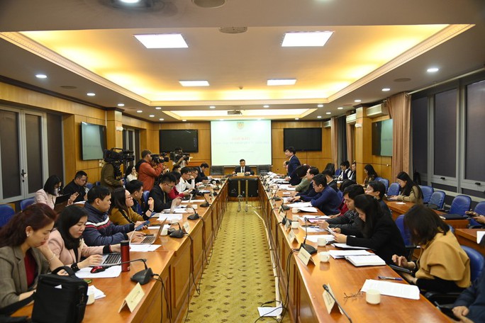 Bỏ sổ hộ khẩu từ năm 2023, Bộ Tư pháp nói về làm thủ tục khai sinh, kết hôn... - Ảnh 1.