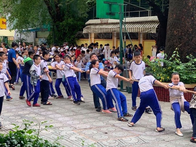 Trẻ thừa cân, béo phì chiếm tỉ lệ cao nhất trong số các bệnh học đường - Ảnh 1.