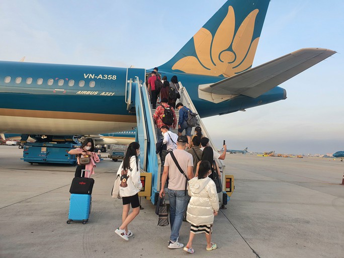 Nhu cầu đi lại dịp Tết tăng dần - Ảnh 3.