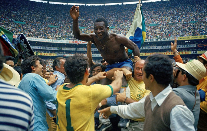 Vua Pele qua đời, thế giới bóng đá thổn thức - Ảnh 11.