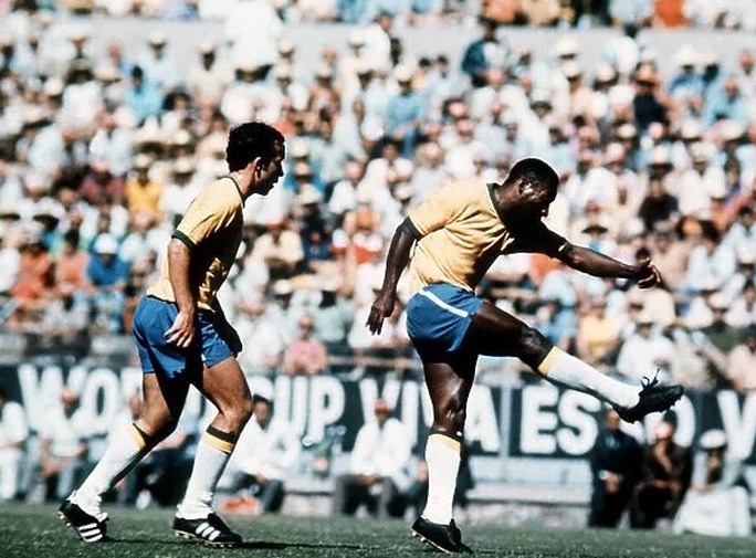 Nhìn lại 5 khoảnh khắc ấn tượng tại World Cup của vua bóng đá Pele - Ảnh 5.