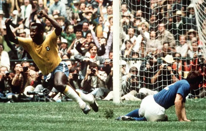 Nhìn lại 5 khoảnh khắc ấn tượng tại World Cup của vua bóng đá Pele - Ảnh 6.