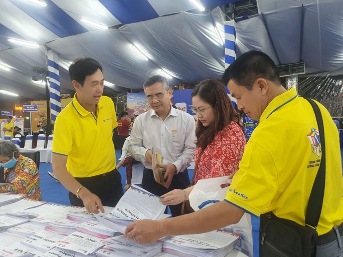 Tour du lịch nước ngoài chờ "giờ chót"