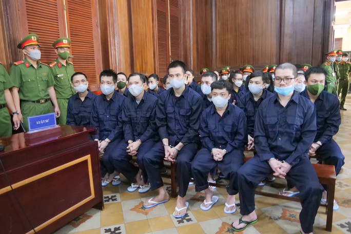 Hình ảnh đầu tiên tại phiên tòa xét xử CEO Nguyễn Thái Luyện - Ảnh 7.